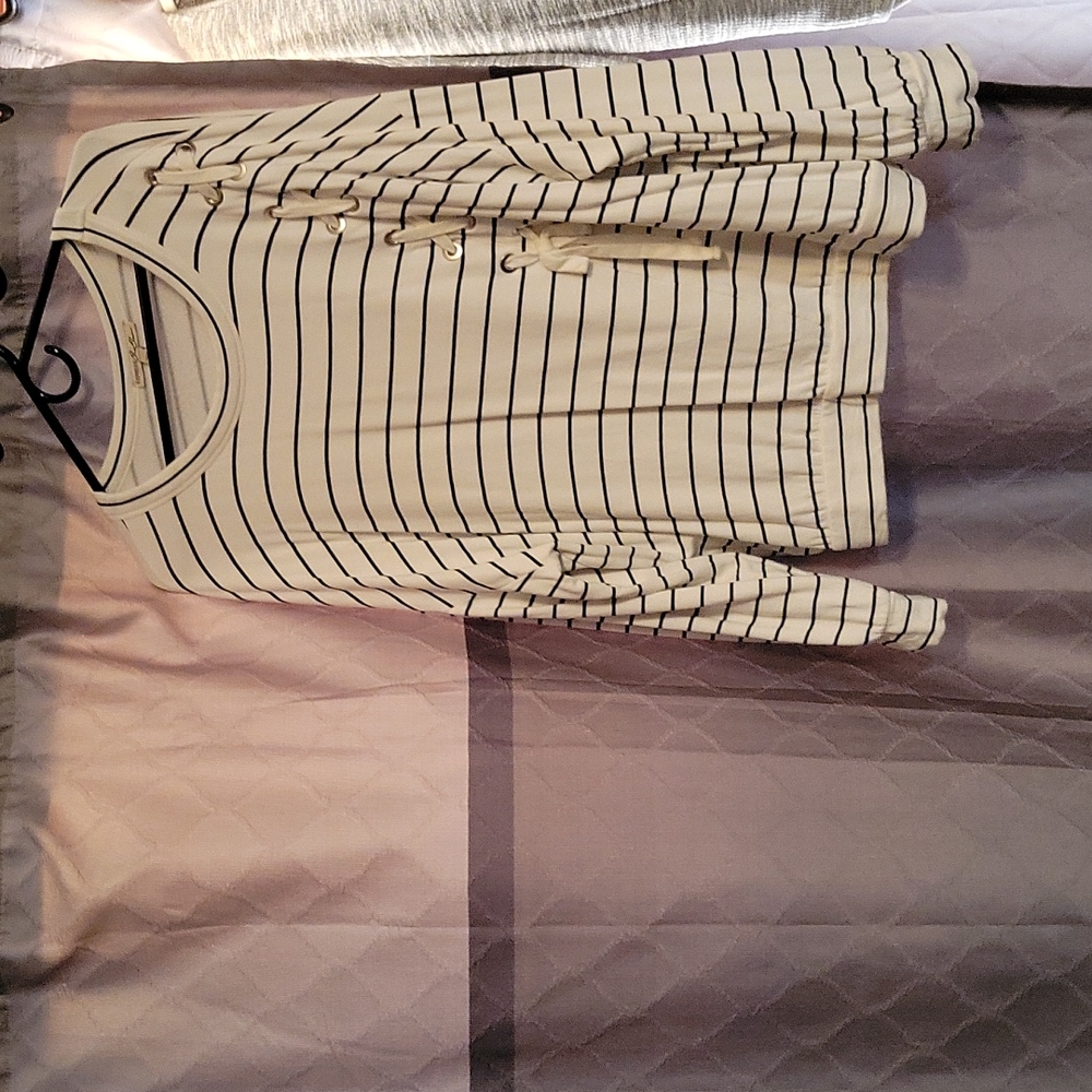 Express One Eleven White/Blue Sweater